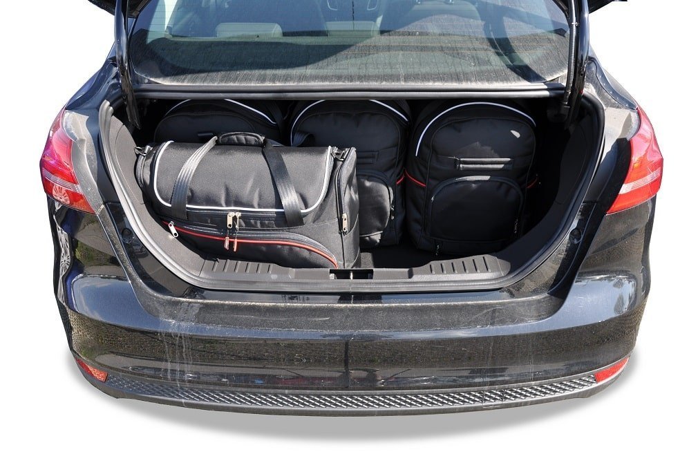 Se FORD FOCUS LIMOUSINE 2011-2018 CAR BAGS SET 5 PCS hos Dækbutikken - Dæk og Fælge